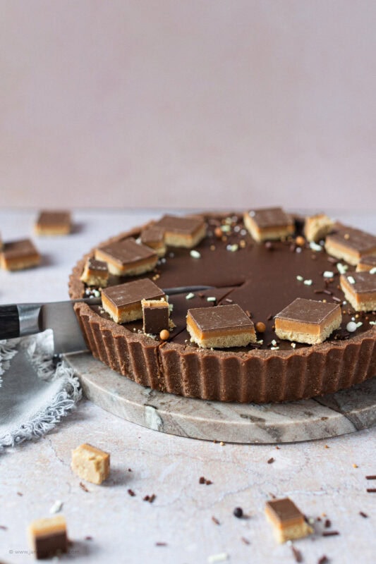 A finished and decorated Billionaires Tart