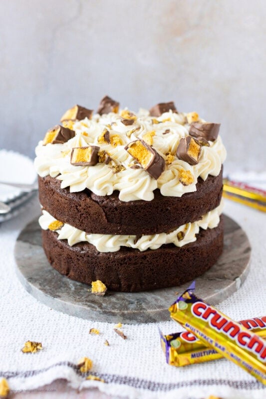 A full Honeycomb Crunchie Cake